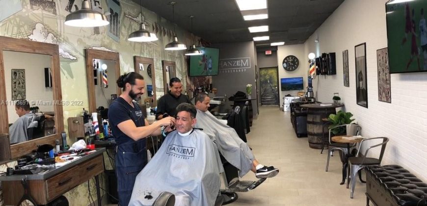 Barbershop in excellent Boca Raton location on main road