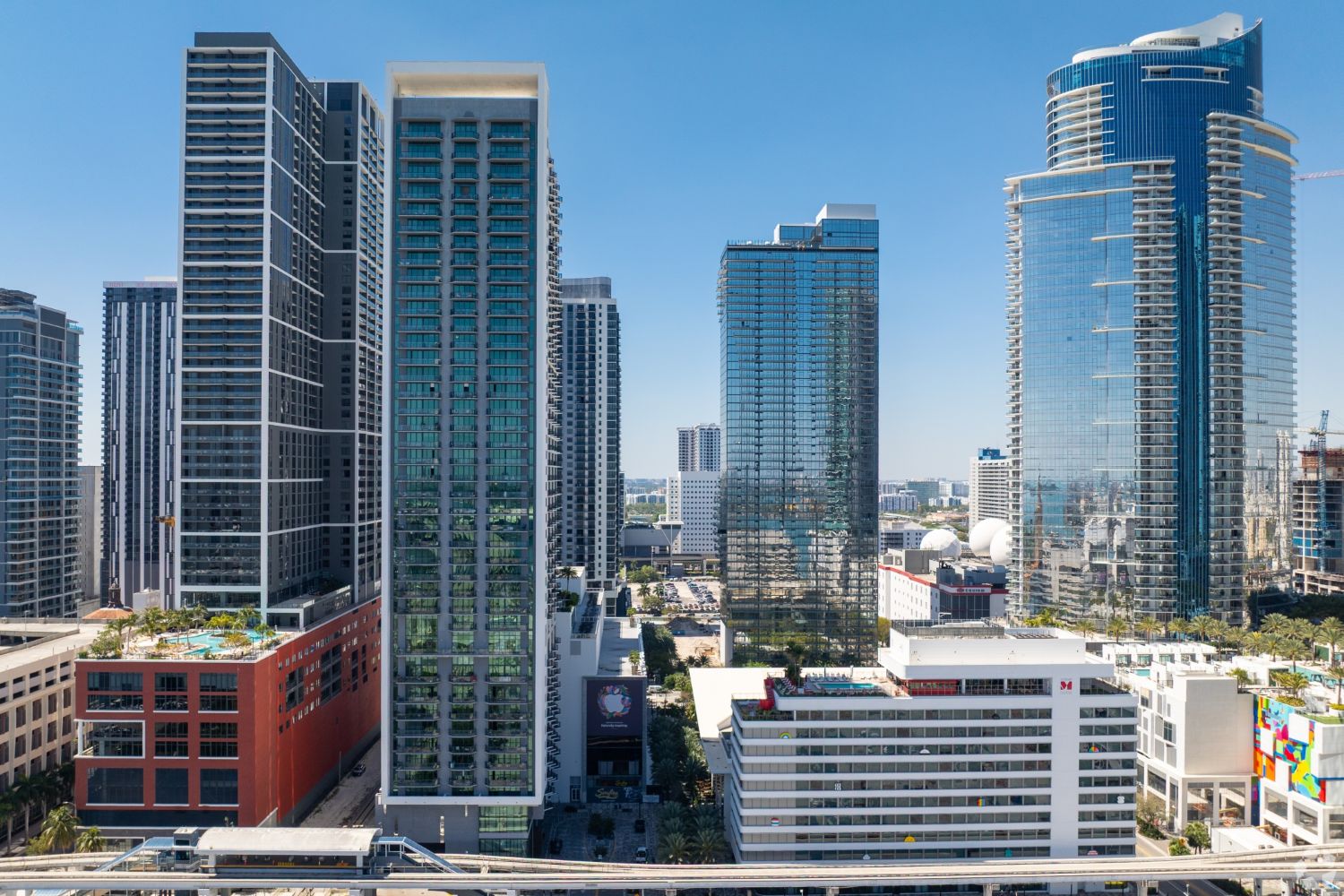 Downtown Miami retail space and plaza open in nation's second-largest project of its kind