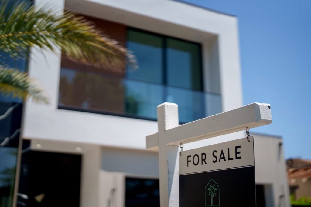 From Bidding Wars to Buyer Caution Why the U.S. Housing Market Is Cooling