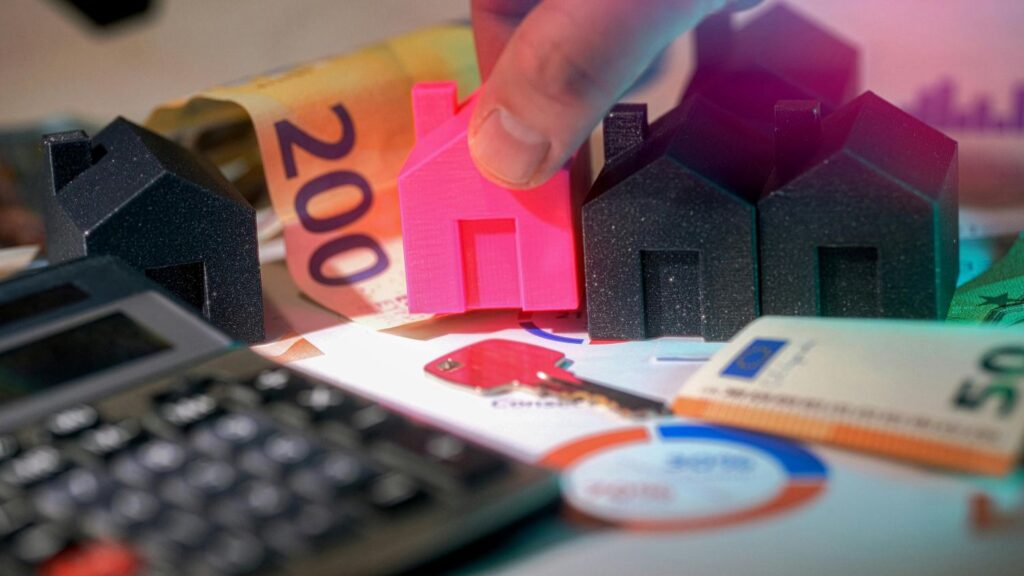 Mortgage Demand Drops as Rates Rise Again