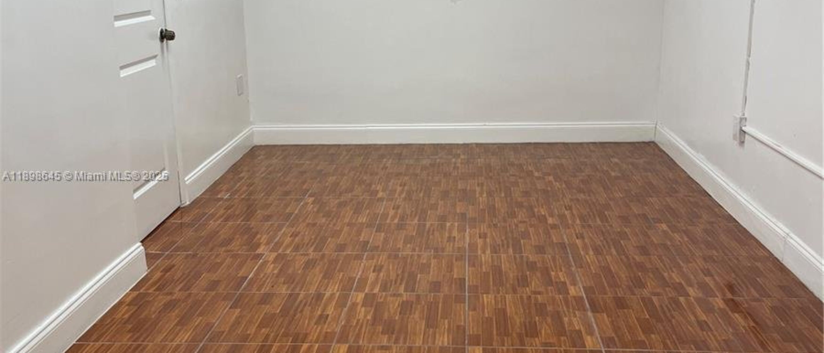 Versatile Retail Office Space in Orlando