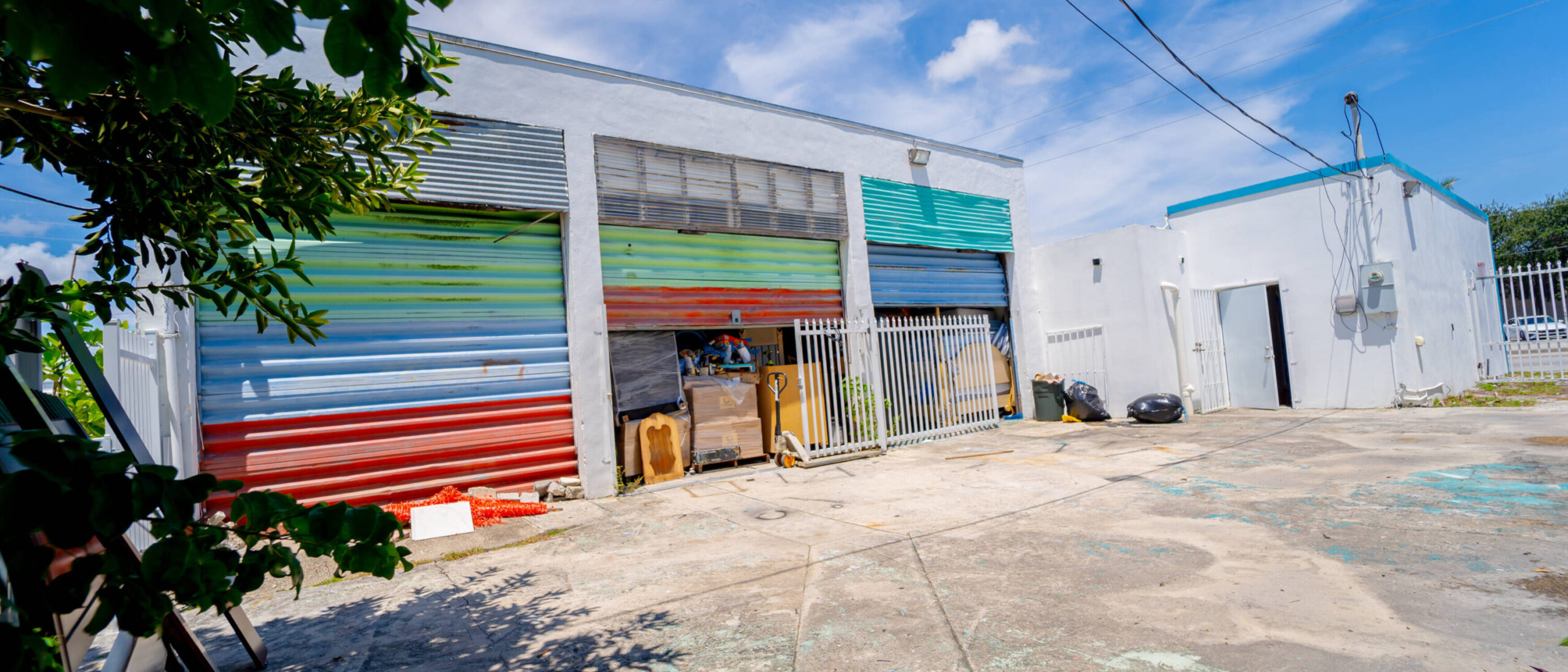 Warehouse Space in Miami with Office and Parking