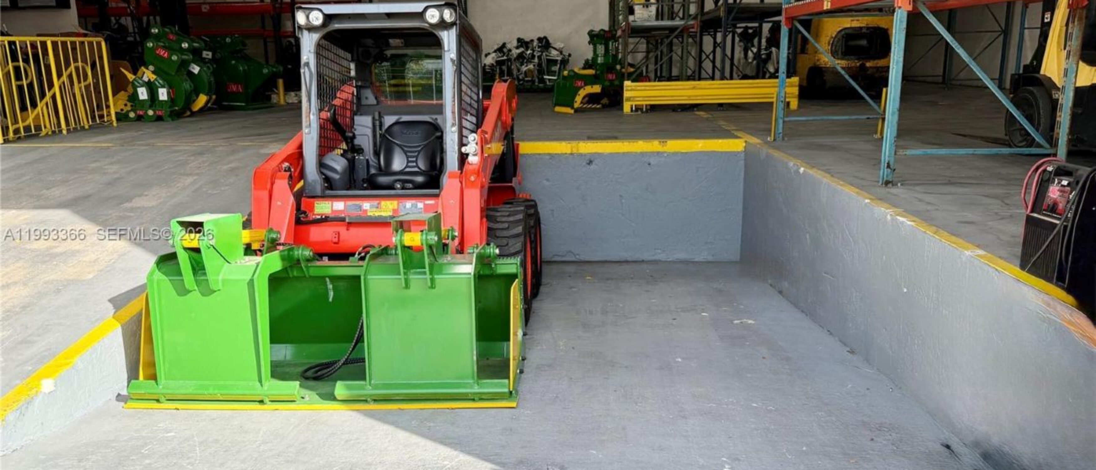 Doral Warehouse Space With Office Setup