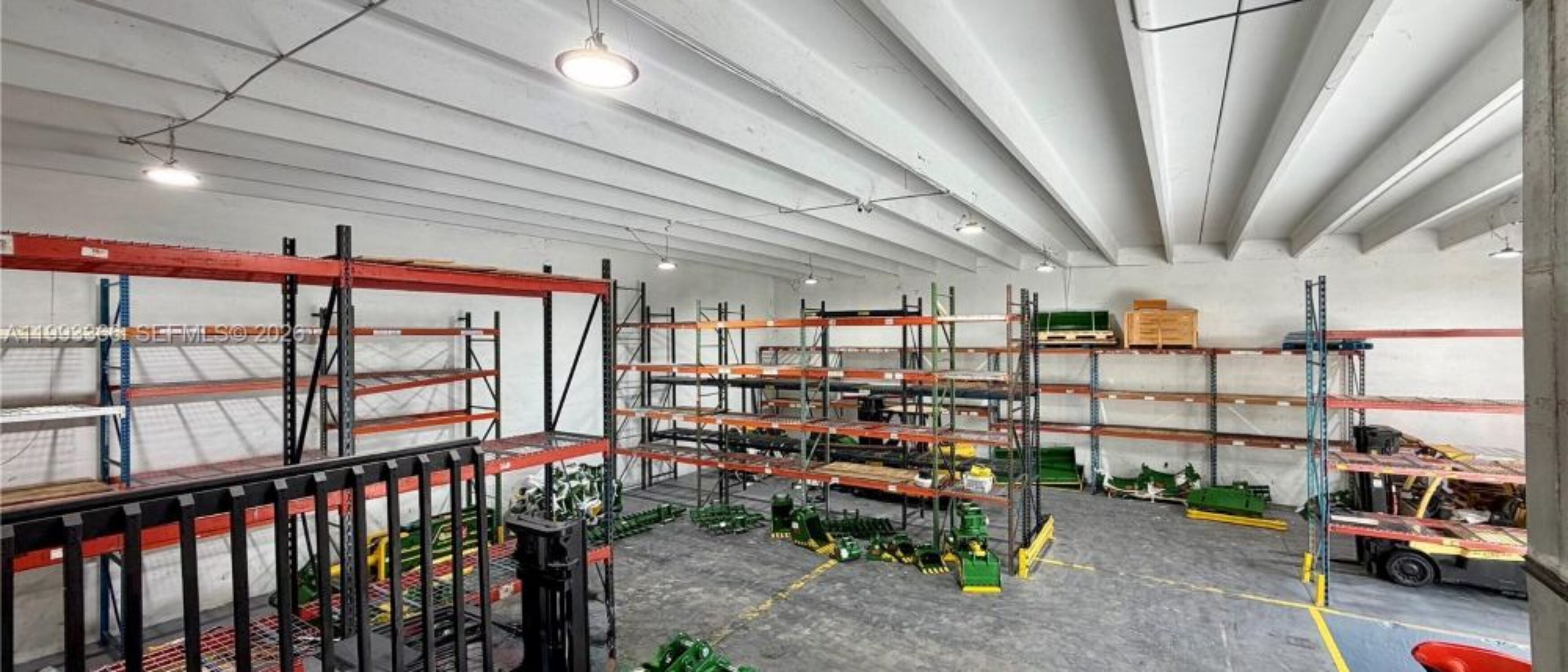 Doral Warehouse Space With Office Setup