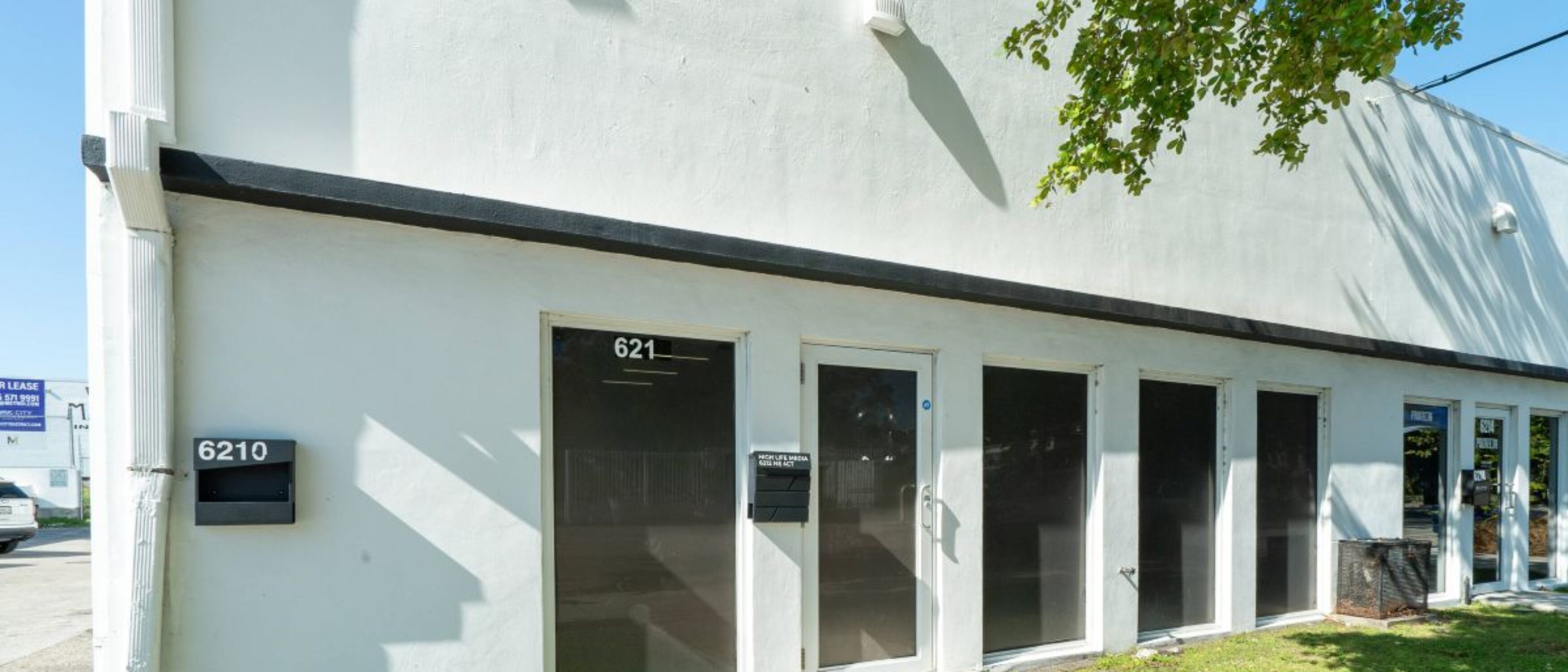 Flex Industrial Space Miami 2,100-2,120 SqFt Lease