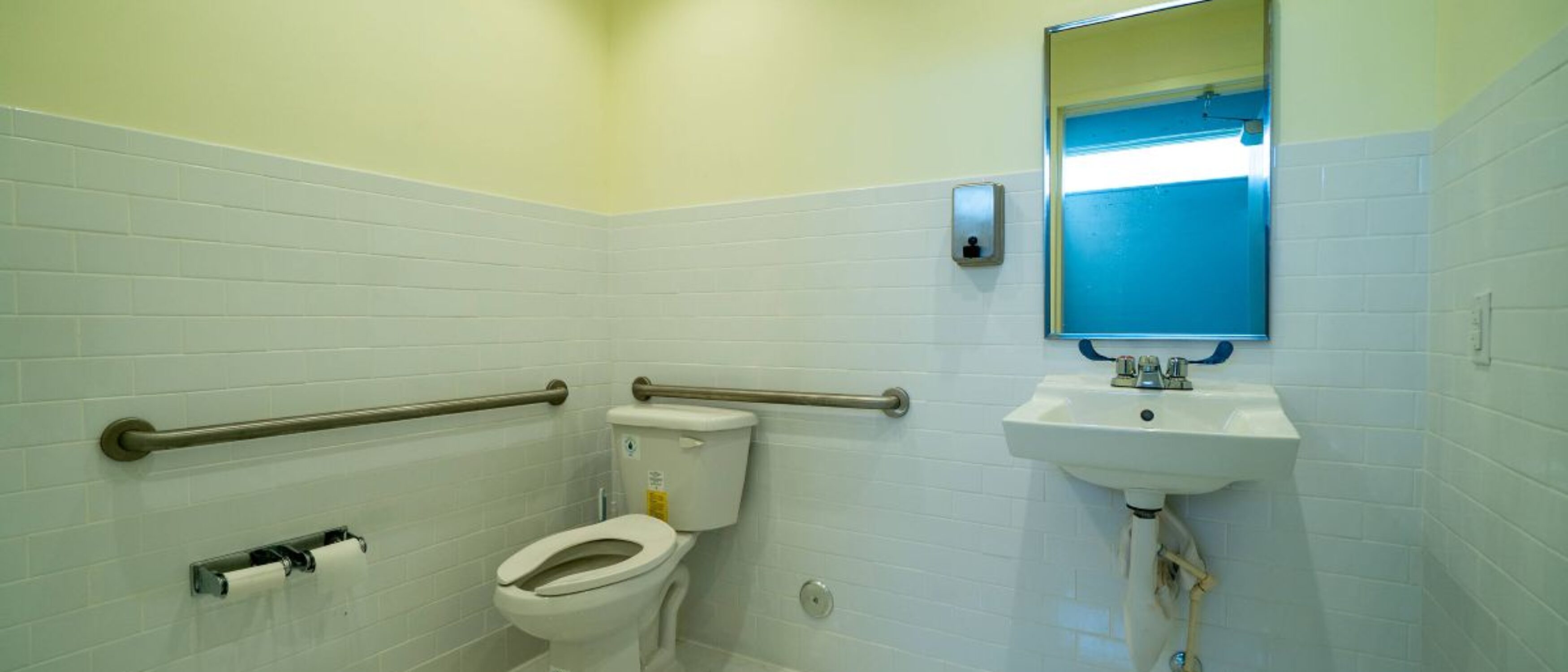 Flex Industrial Space Miami 2,100-2,120 SqFt Lease