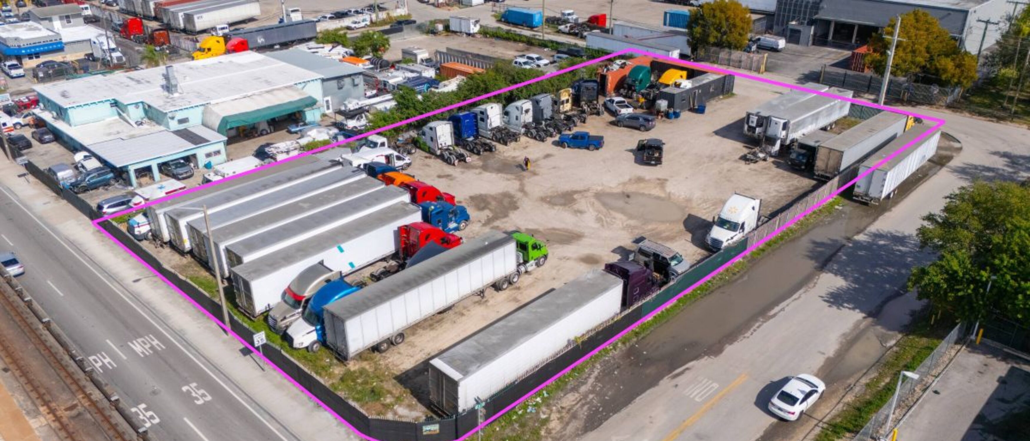 Industrial Outdoor Storage in Miami for Contractors