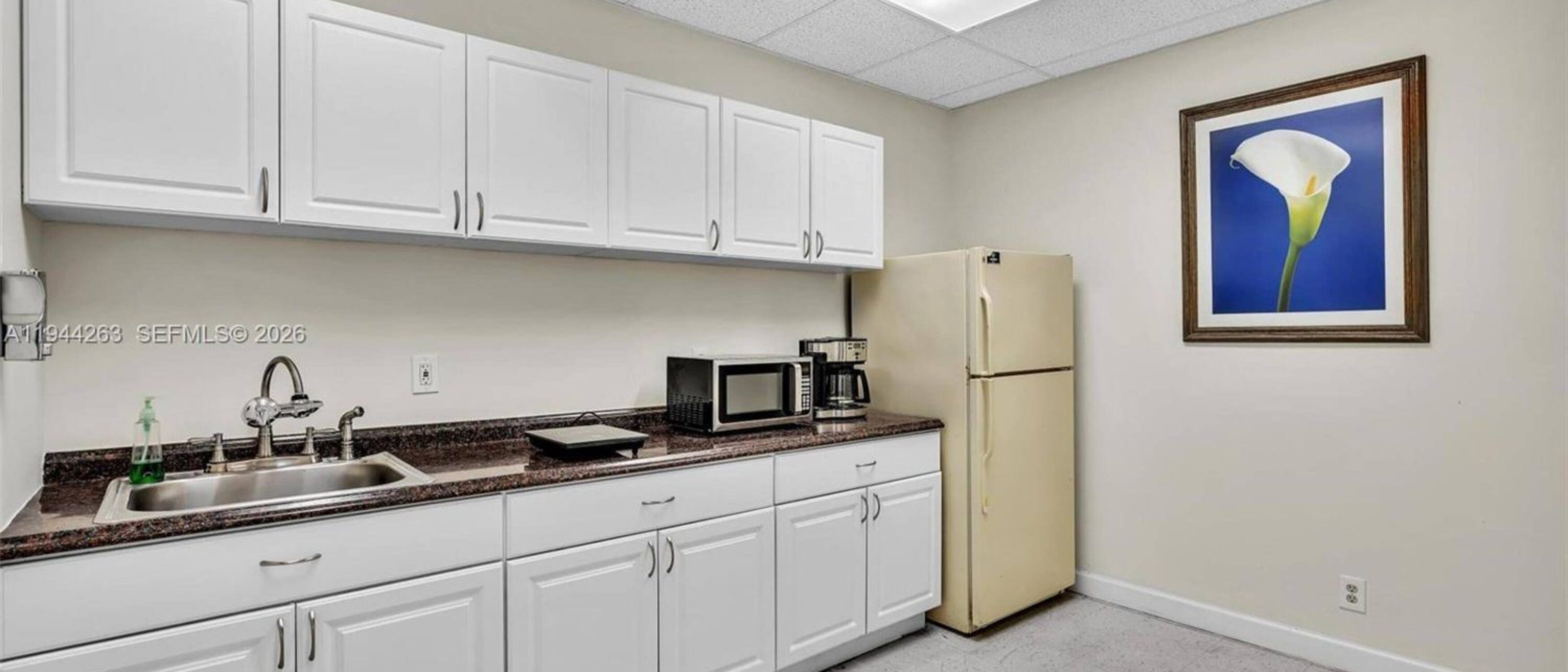 Small Office Space Hollywood FL Lease Deal