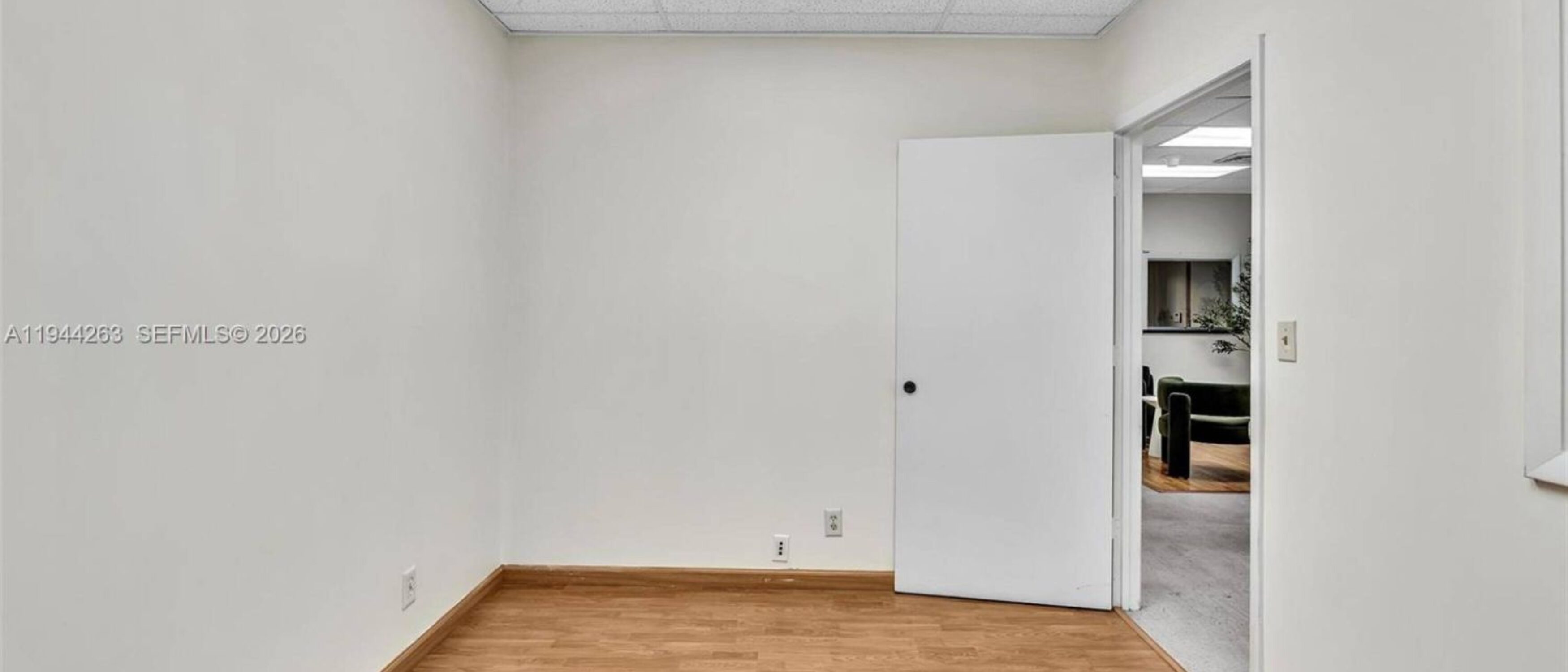 Small Office Space Hollywood FL Lease Deal