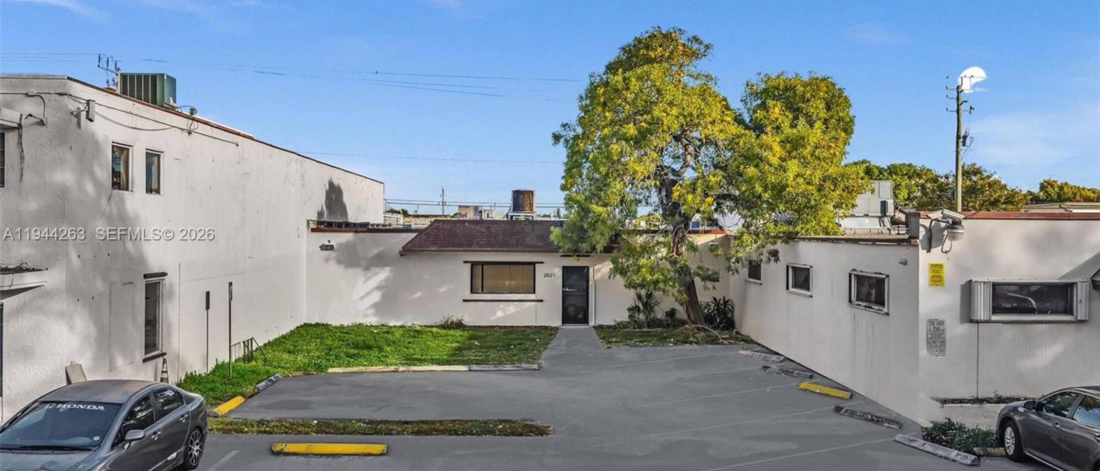 Small Office Space Hollywood FL Lease Deal