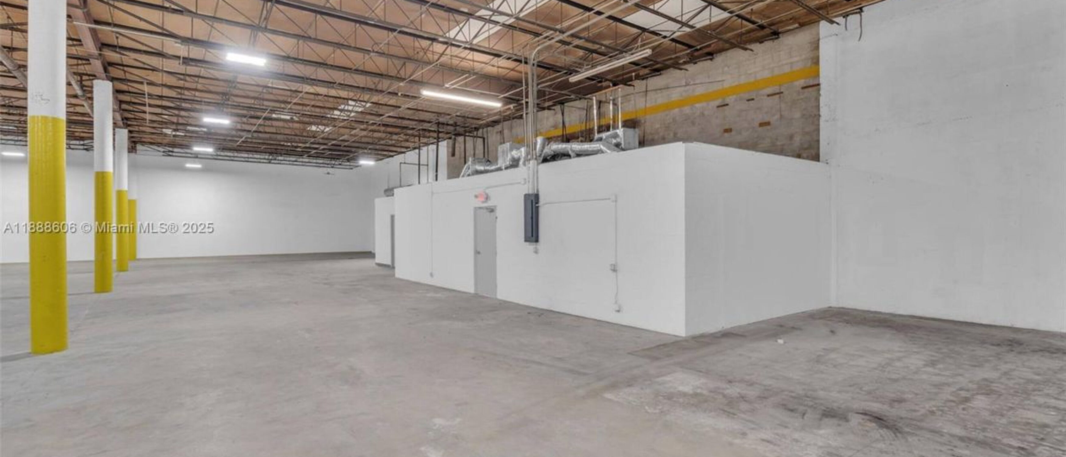 Warehouse Space Hialeah FL 12,000 SqFt Lease