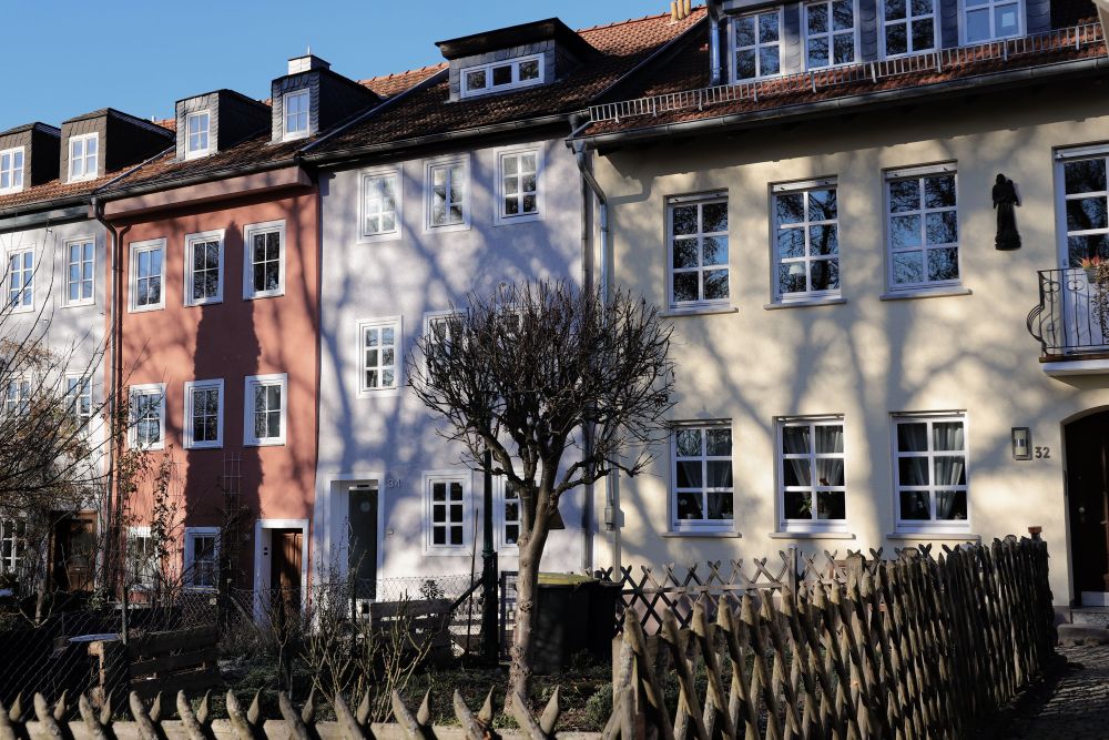 Mortgage Rates Rise as Buyers Return Home