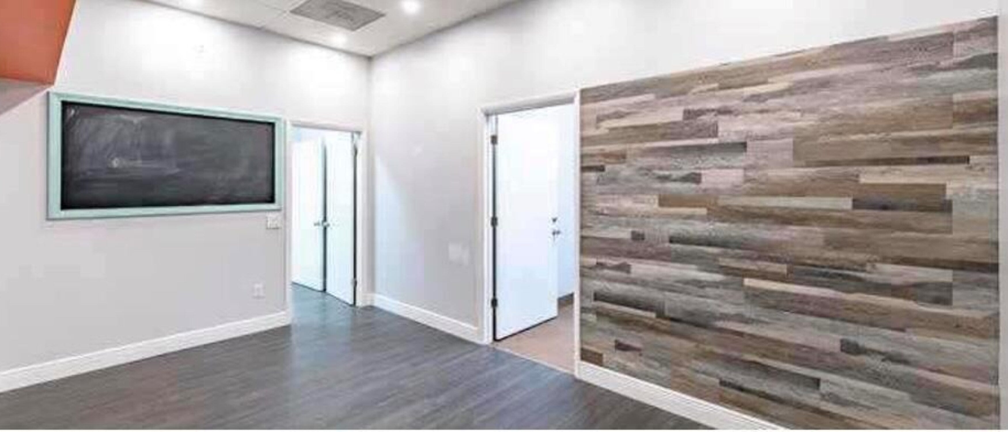 Office Warehouse in Hollywood, Florida