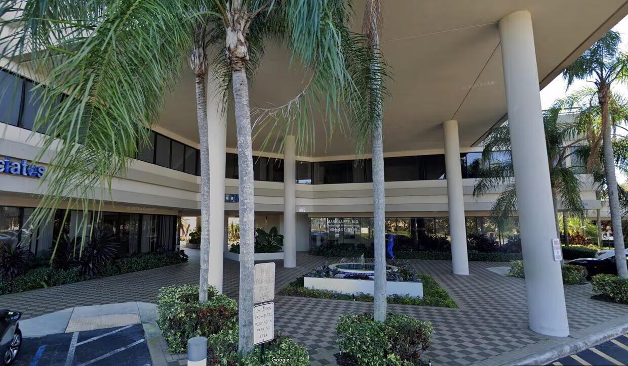 Office Warehouse in Hollywood, Florida