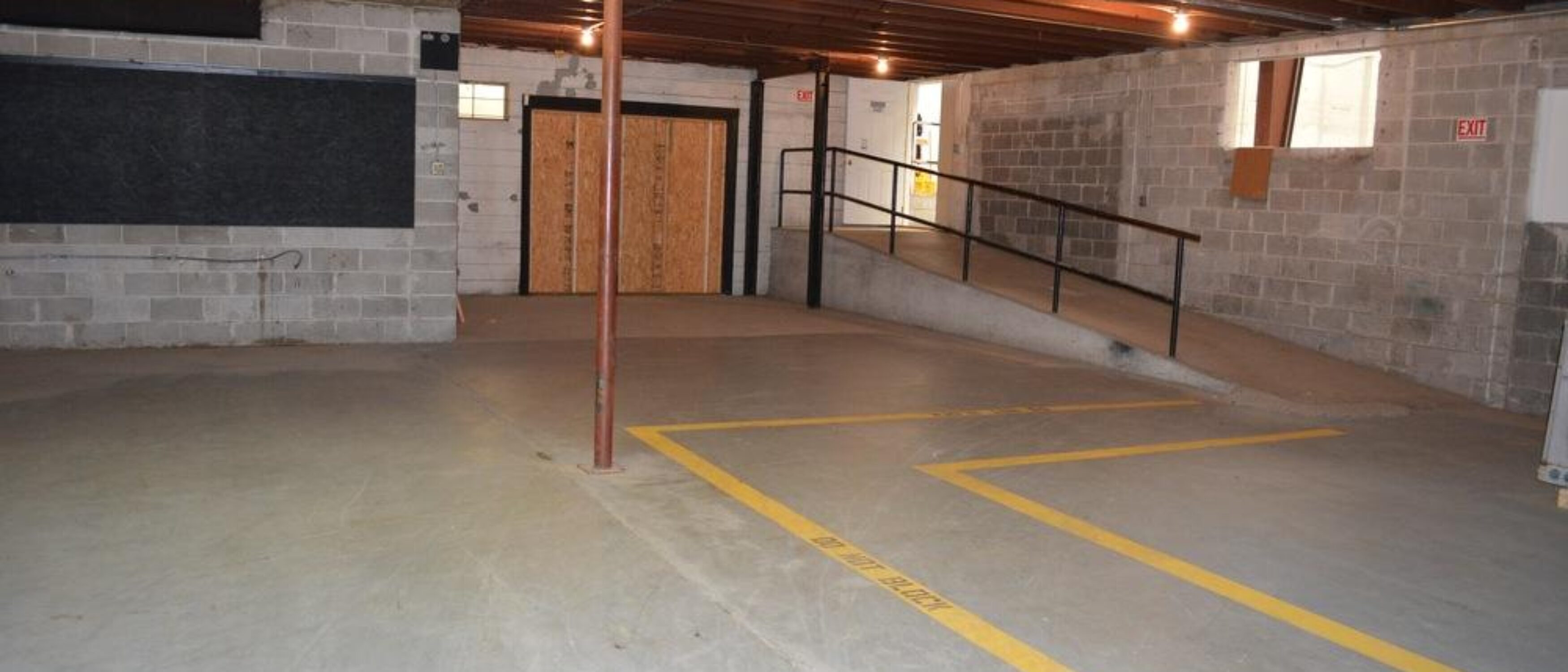 Retail Flex Space in Pensacola, FL