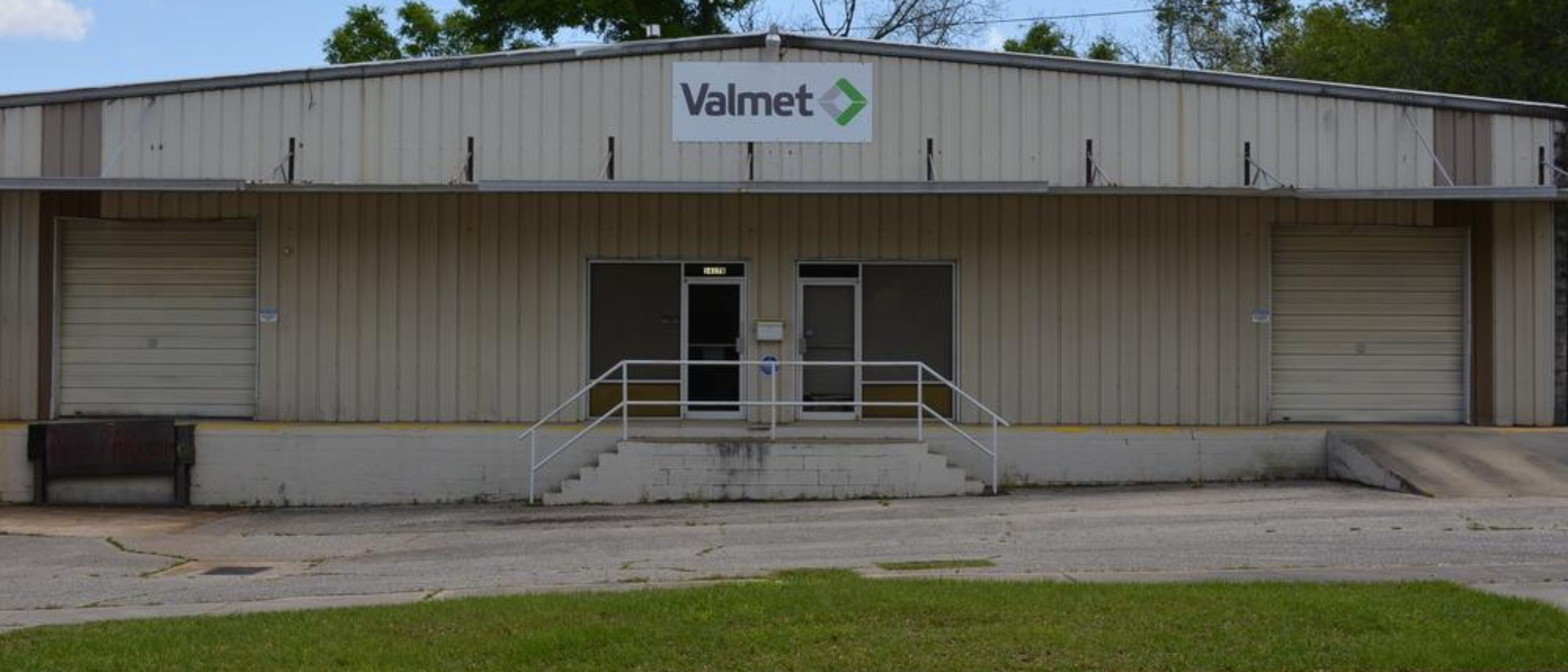 Retail Flex Space in Pensacola, FL