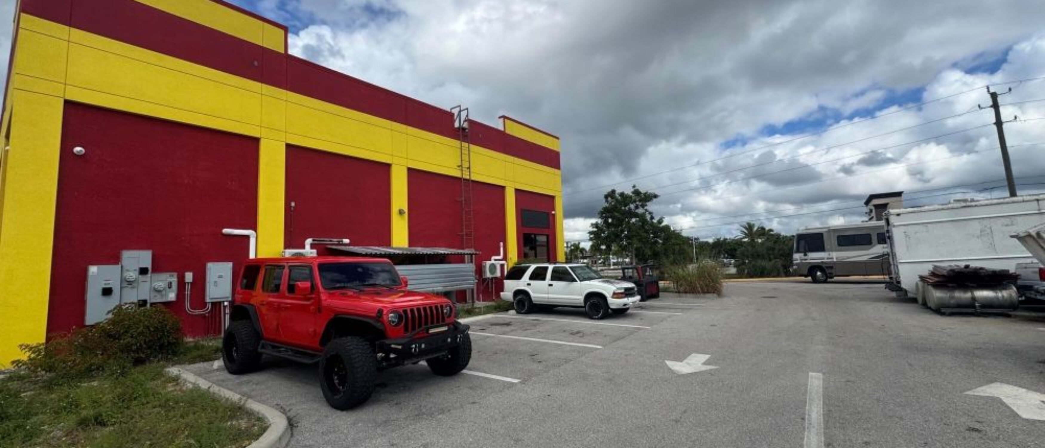 Turnkey Body Shop for Lease in Fort Myers, FL