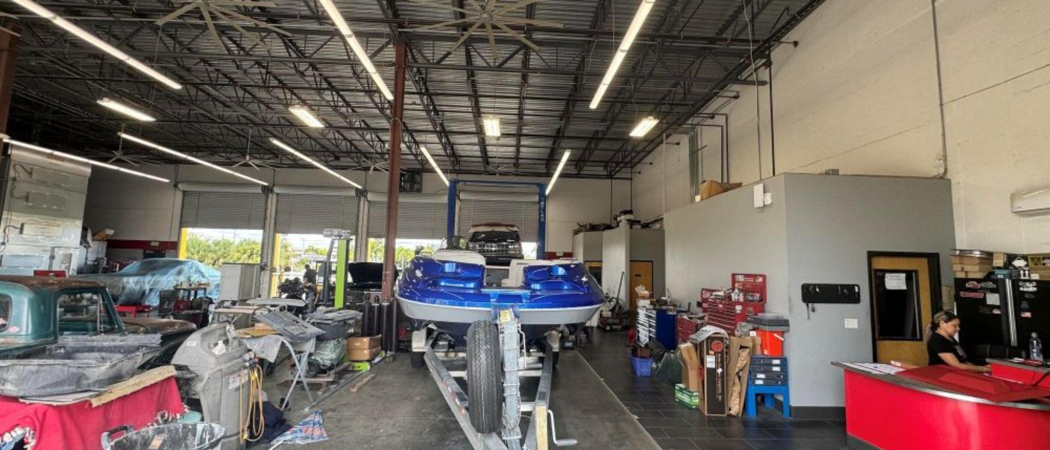 Turnkey Body Shop for Lease in Fort Myers, FL